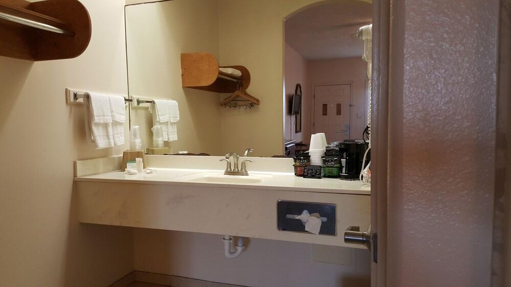 Flamingo Inn photo 16