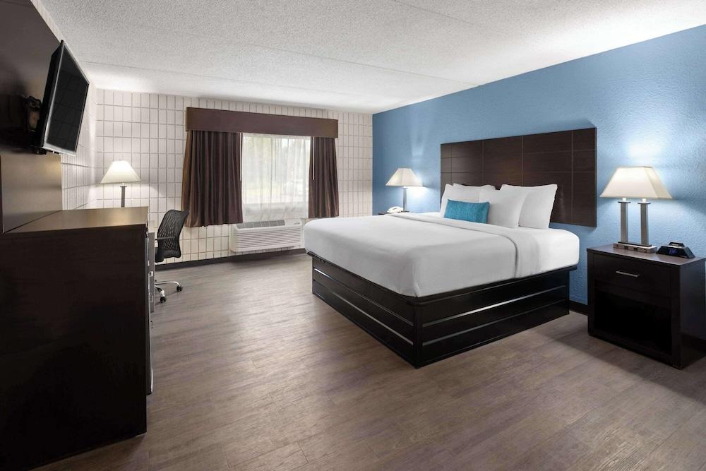 Baymont Inn and Suites by Wyndham Farmington, MO photo 20