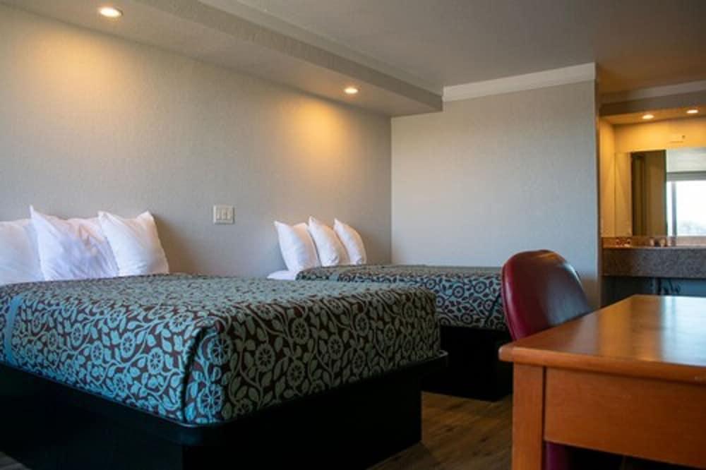 Days Inn by Wyndham Hillsboro TX photo 8