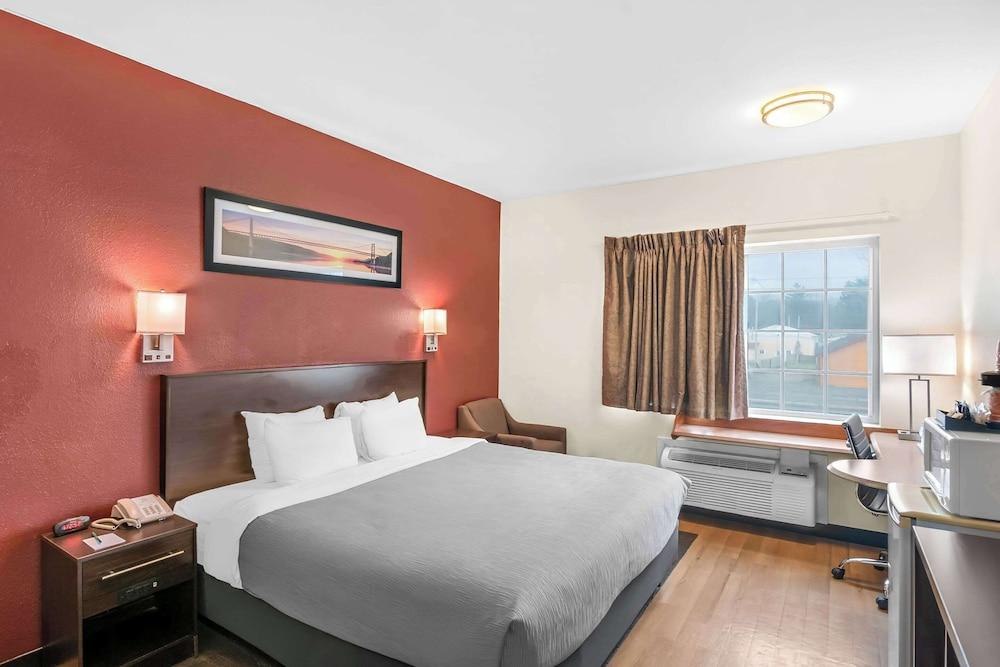 Quality Inn Queensbury - Lake George Area photo 13