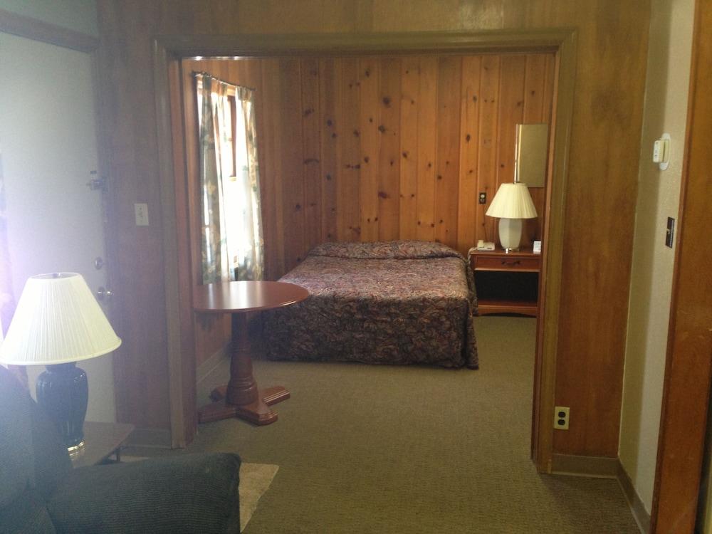Jamestown Motel photo 2