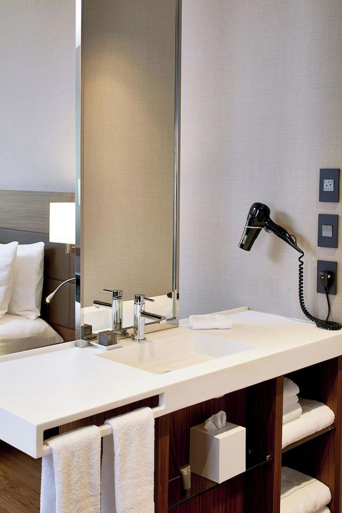 AC Hotel Atlanta Buckhead at Phipps Plaza photo 22
