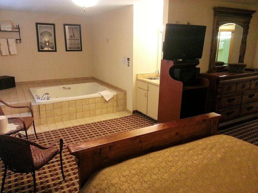 Quality Inn & Suites Marion photo 25