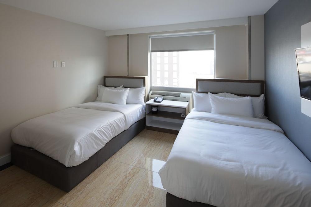 Mayfair Inn and Suites photo 3