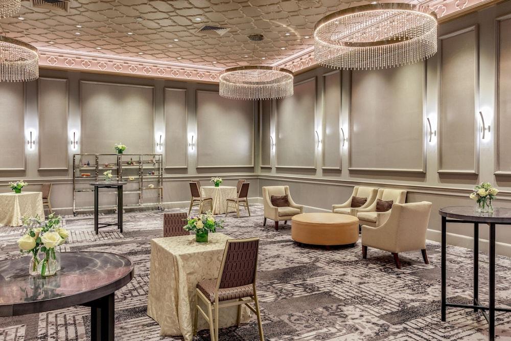 Sheraton Commander Hotel photo 21