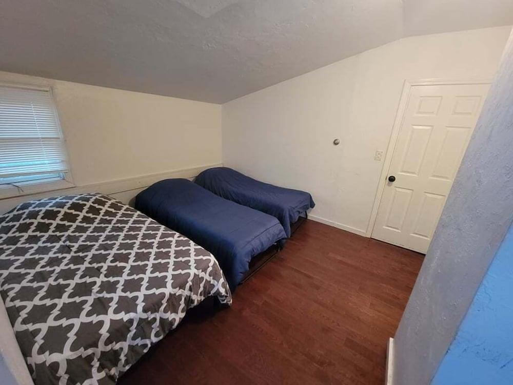 Bedroom Near Downtown Boston - Hostel photo 4