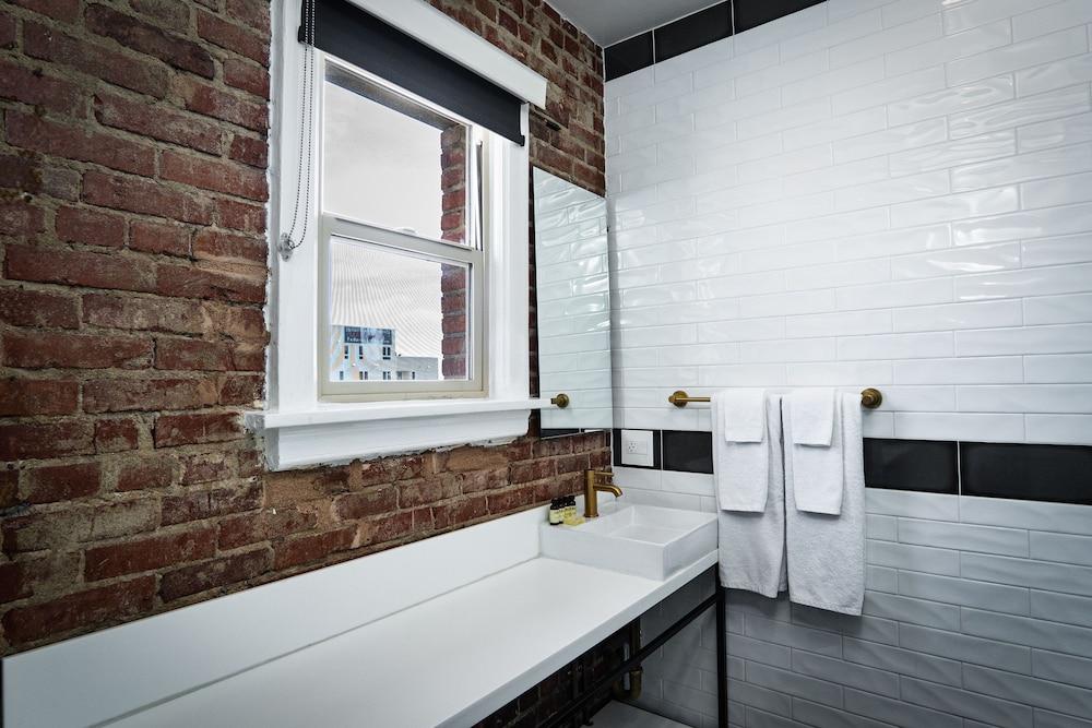 H Hotel photo 40