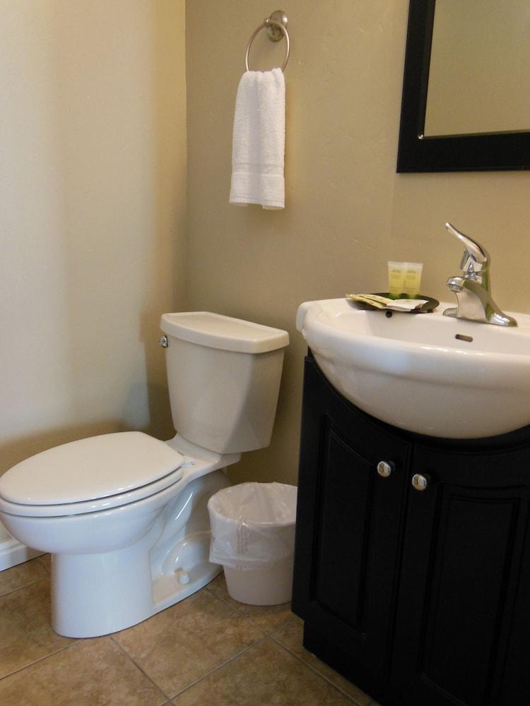 Mountain Ridge Cabins and Lodging photo 42