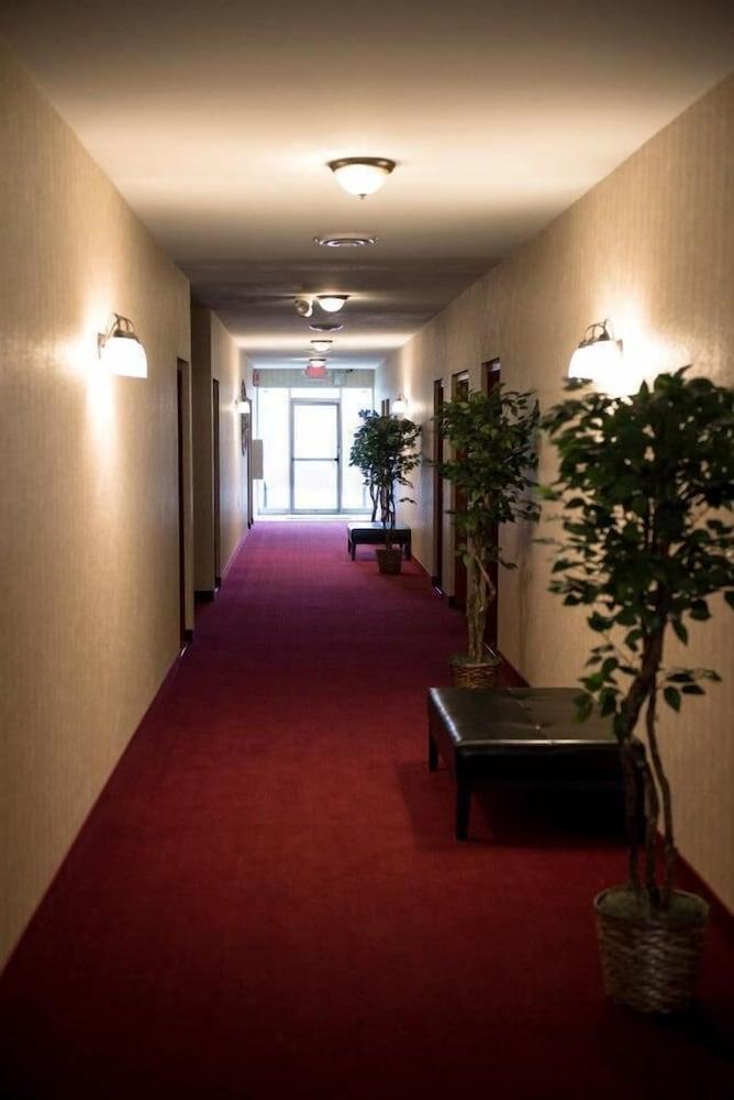 Pacer Inn And Suites Delaware photo 14