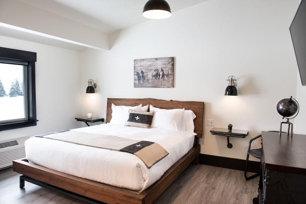 Compass Rose Lodge photo 9