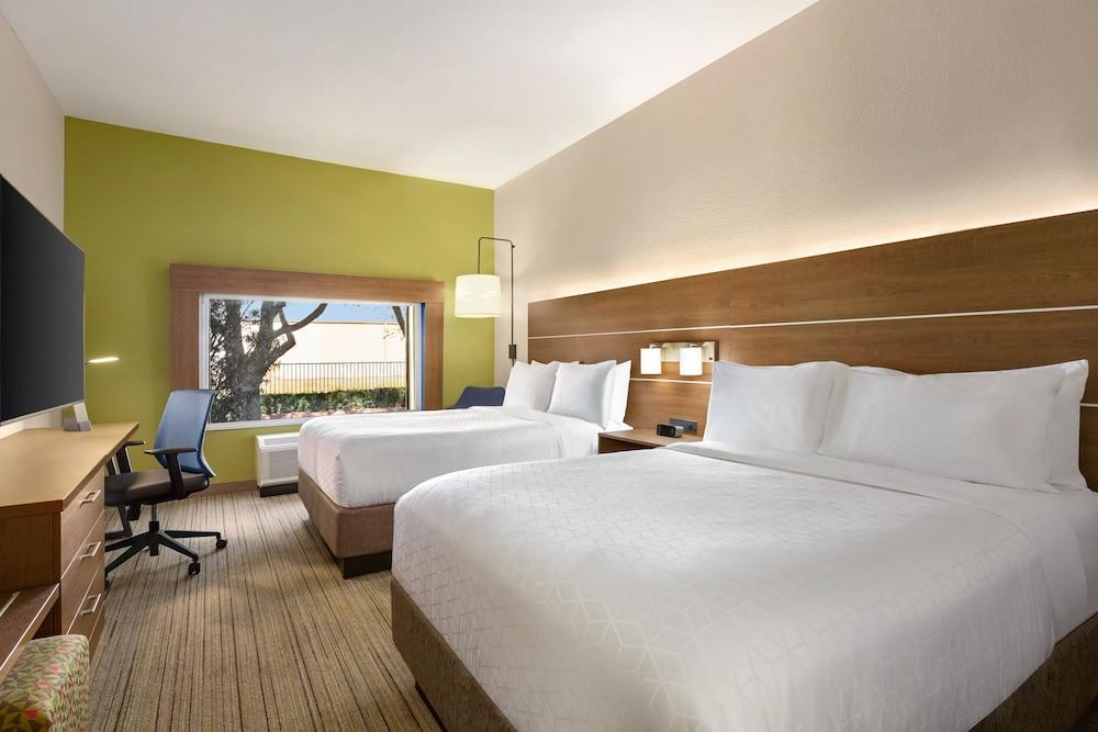 Holiday Inn Express Hotel & Suites Mission-McAllen Area by IHG photo 20