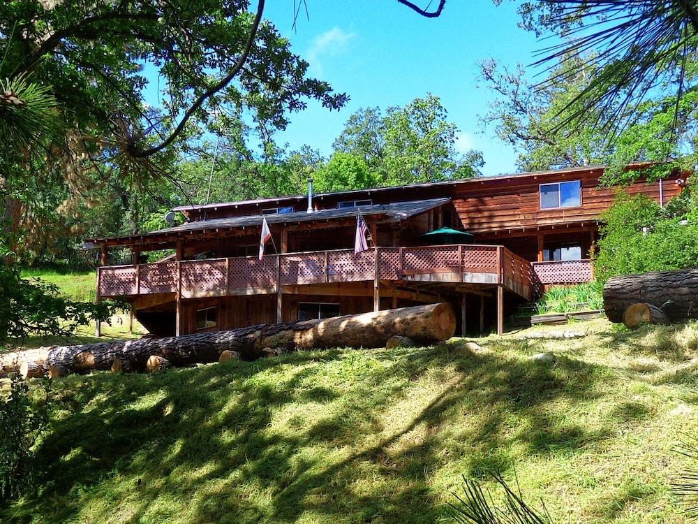 Evergreen Haus photo 1