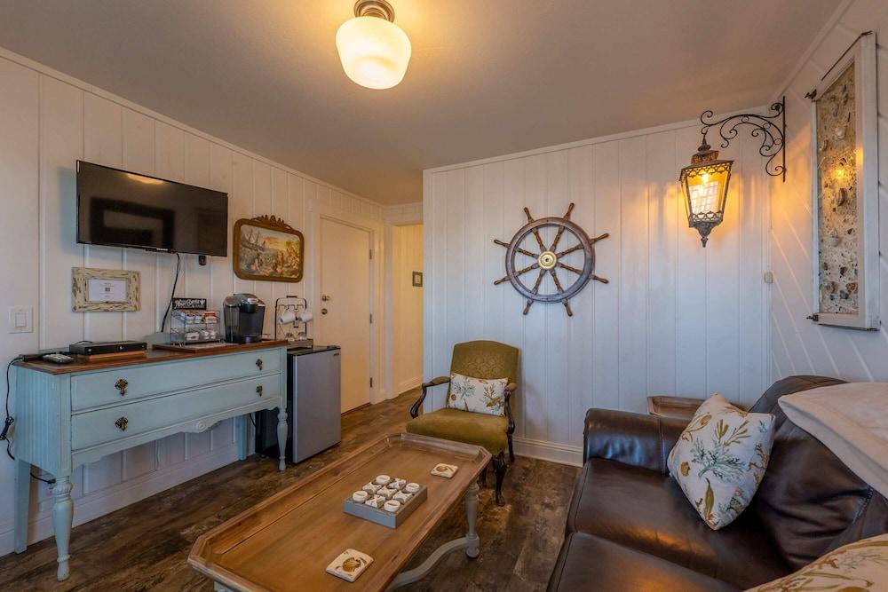 Bandon Marina Inn photo 49