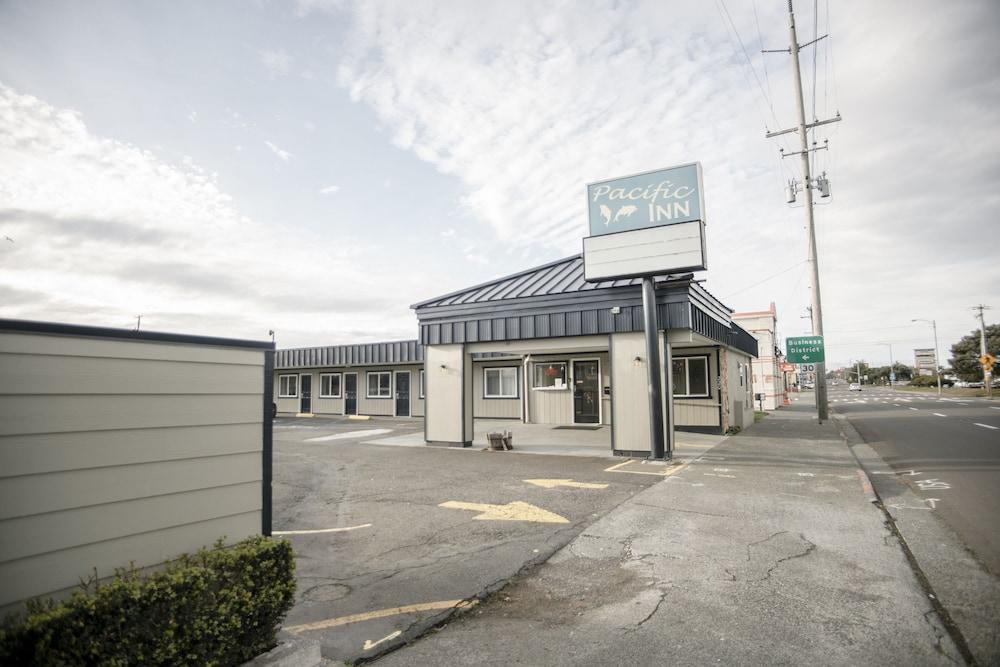 Pacific Inn photo 9
