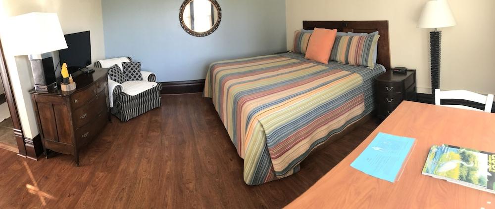 Harbor Light Inn photo 12