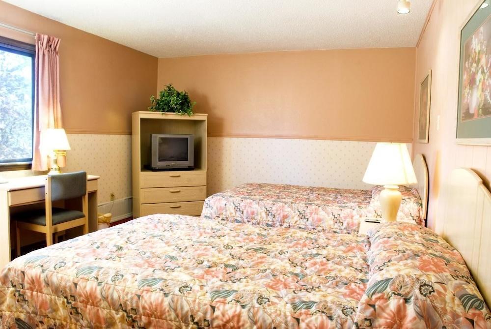 Carlin Villa Motel photo 13
