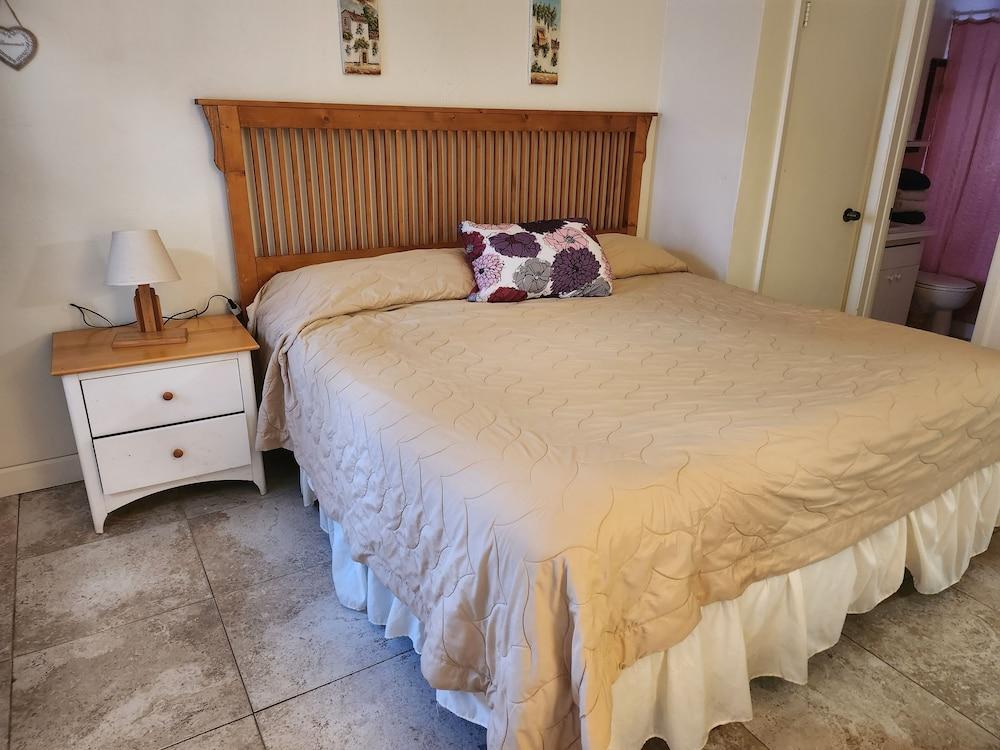 Silver Sands Motel photo 22