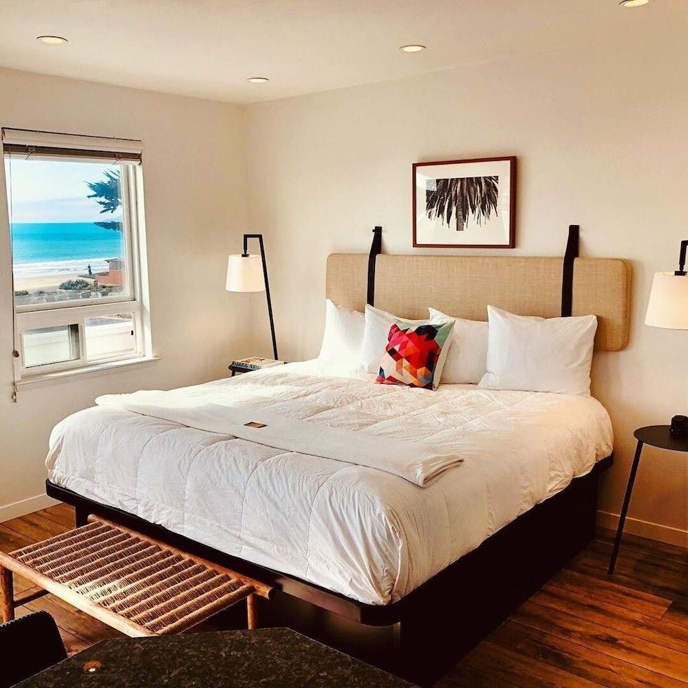 Pier View Suites photo 13
