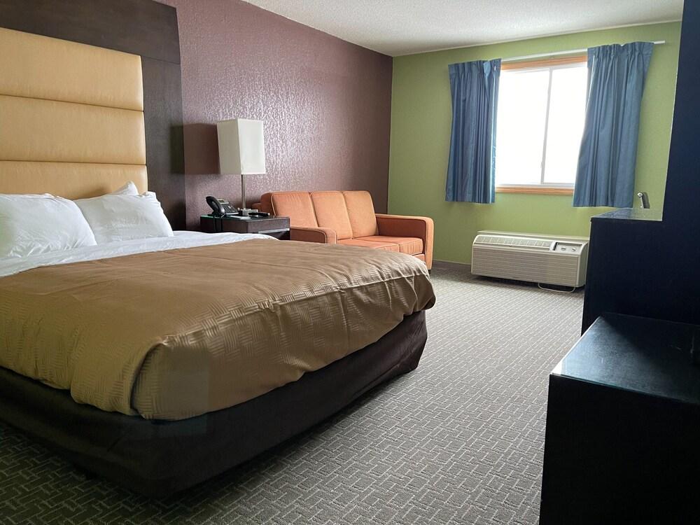 Clarion Inn photo 42