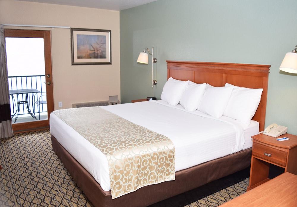 Beachfront Hotel photo 15