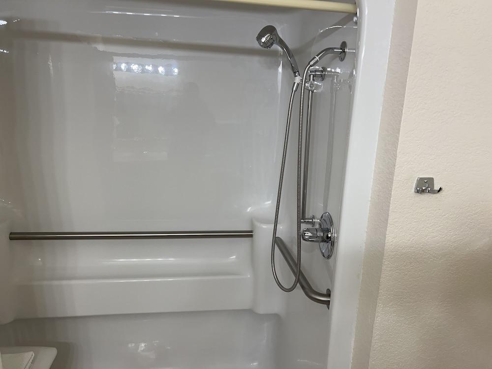 Express Inn & Suites photo 60
