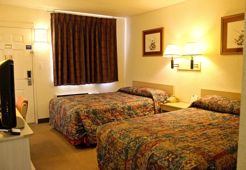 QC Stay Inn photo 7