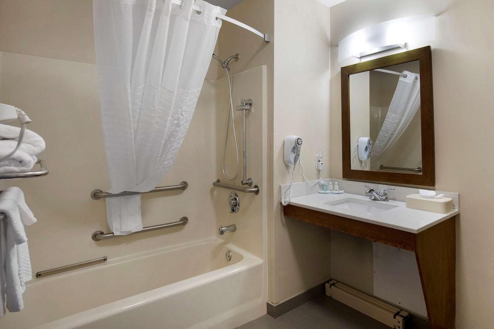 Quality Inn Seneca Clemson Area US-123 photo 44