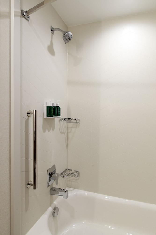 Fairfield Inn & Suites by Marriott Philadelphia Valley Forge/Great Valley photo 37