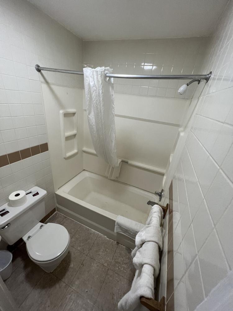 Oswego Inn photo 18