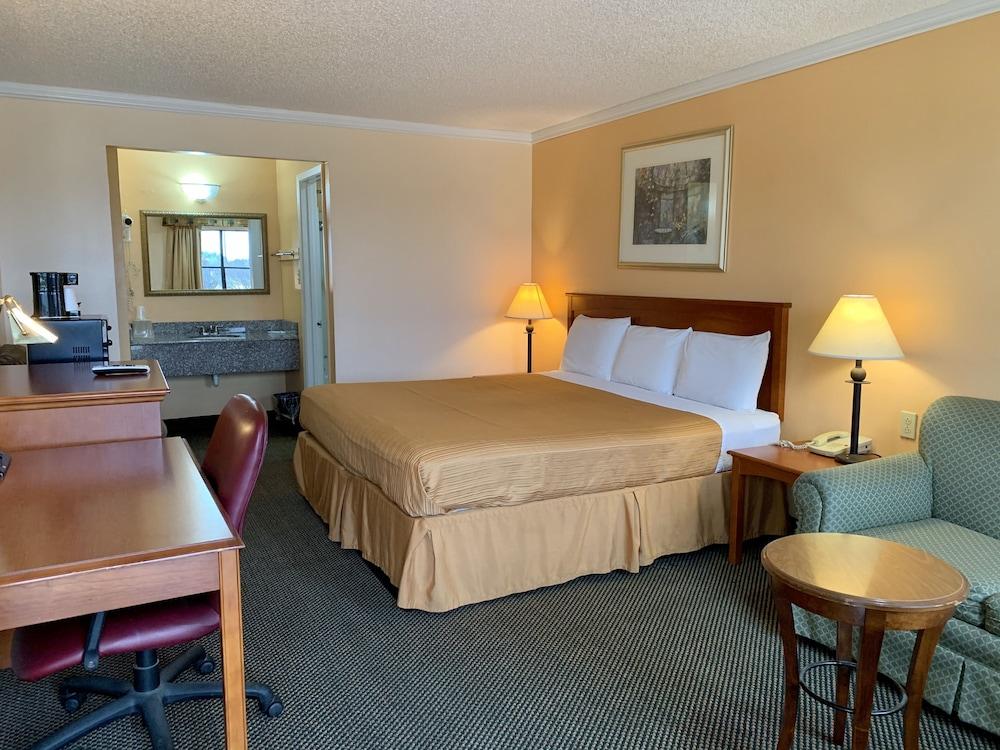 Regency Inn Fairfield photo 4