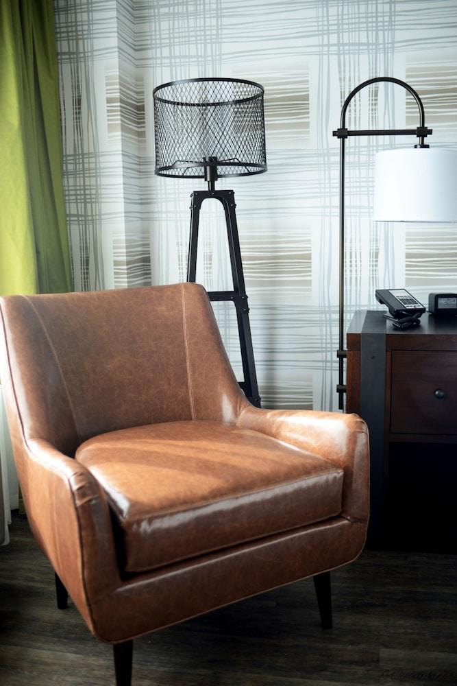 Hampton Inn & Suites Washington DC-Navy Yard photo 7