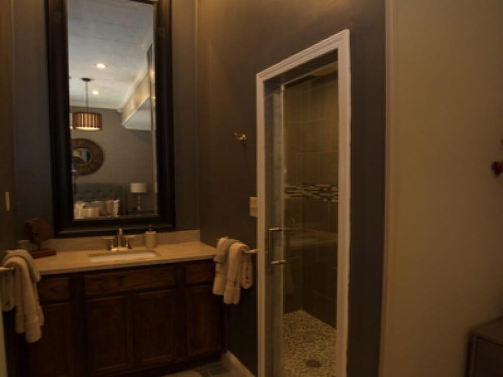 Hamilton House Inn photo 26