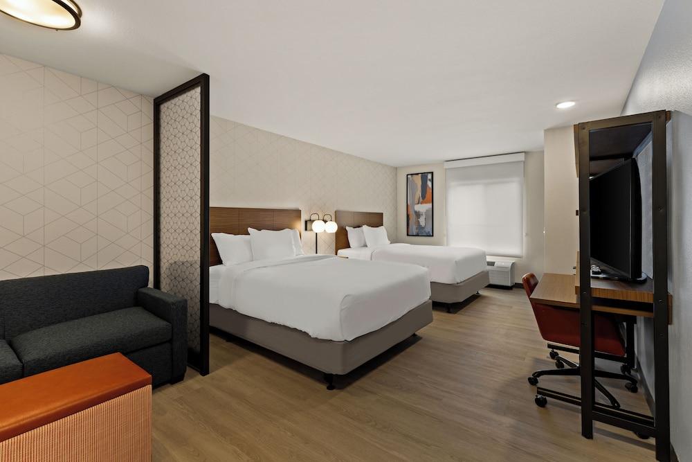Everhome Suites Brownsville photo 1