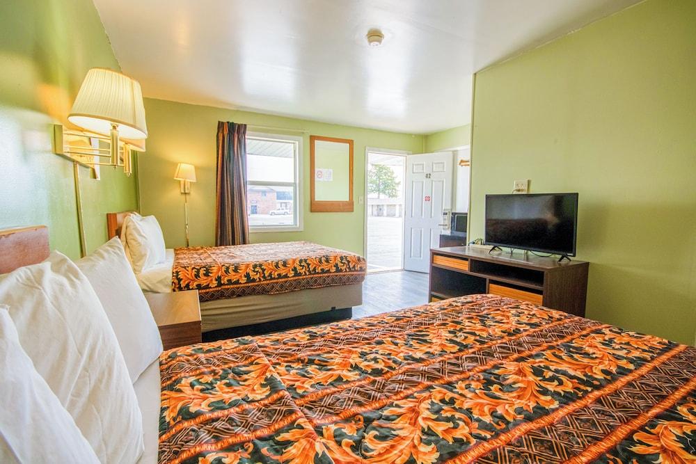 OYO Travelier Motel photo 45