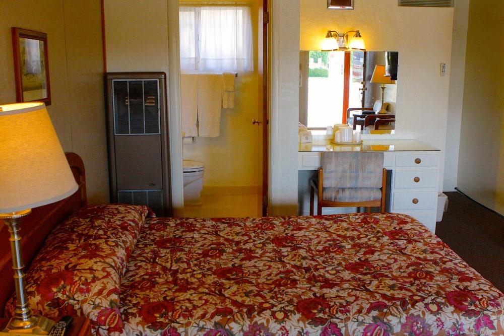 Melody Ranch Motel photo 16