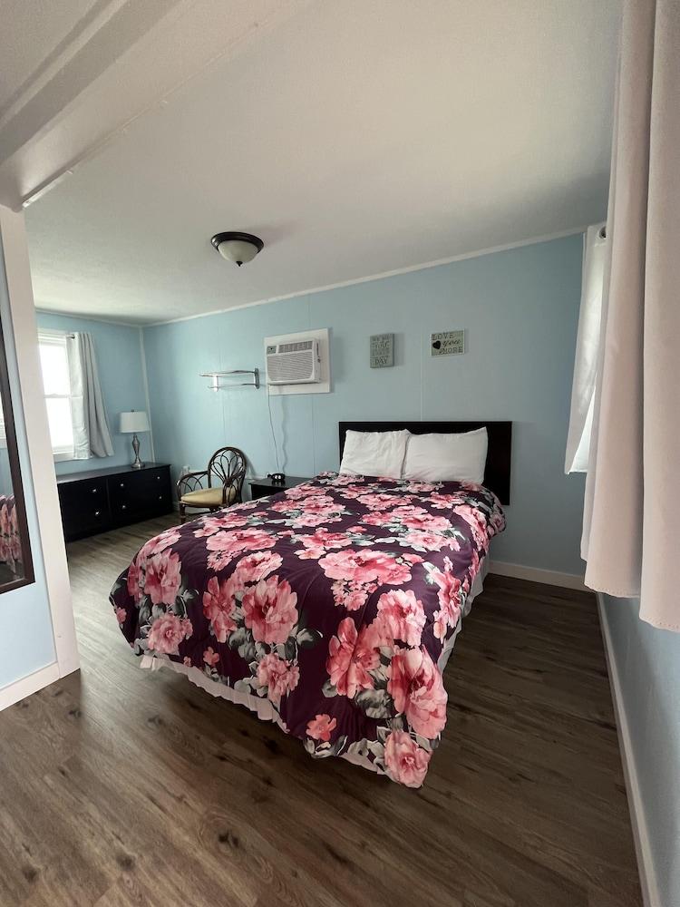 Pete's Lakefront Motel photo 4