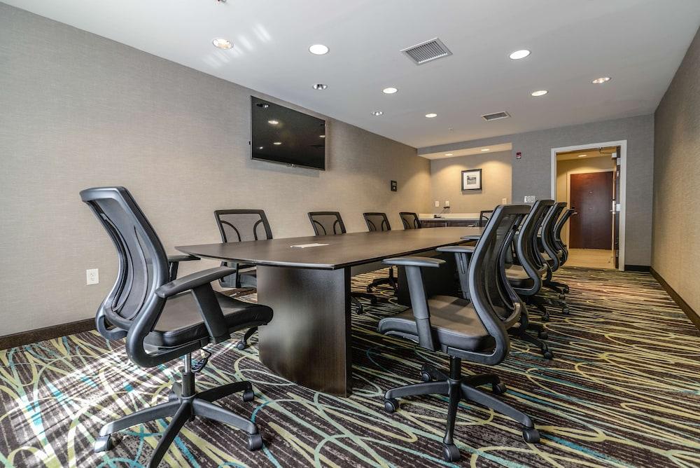 Hampton Inn Brighton photo 74