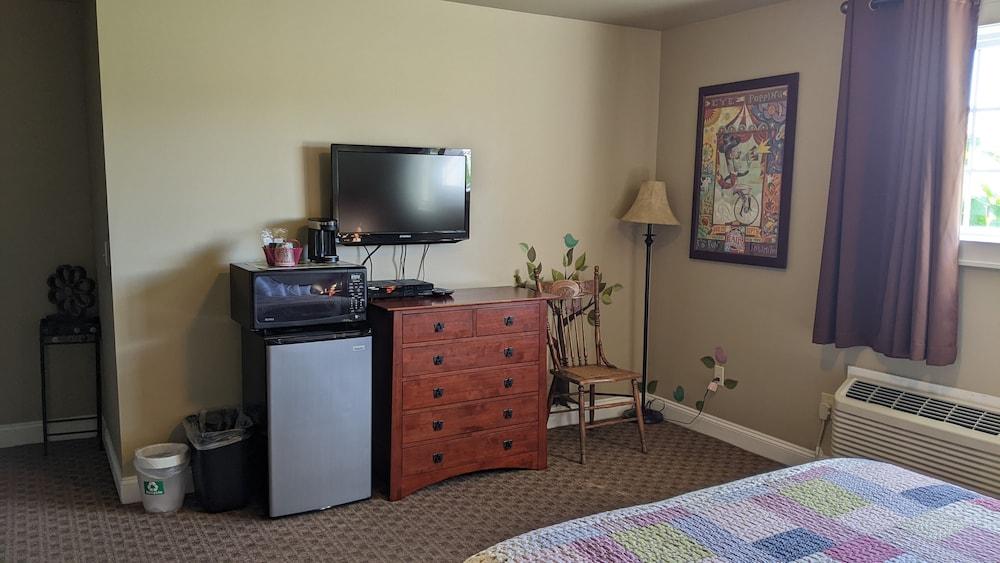 The Meadowlark Inn photo 16