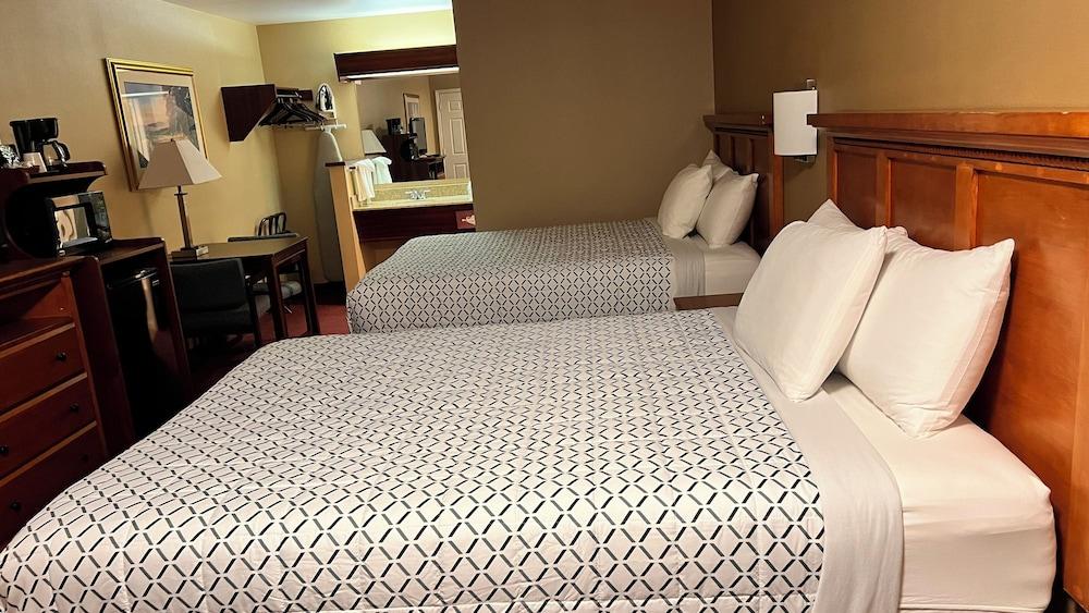 Morgan Inn And Suites photo 45