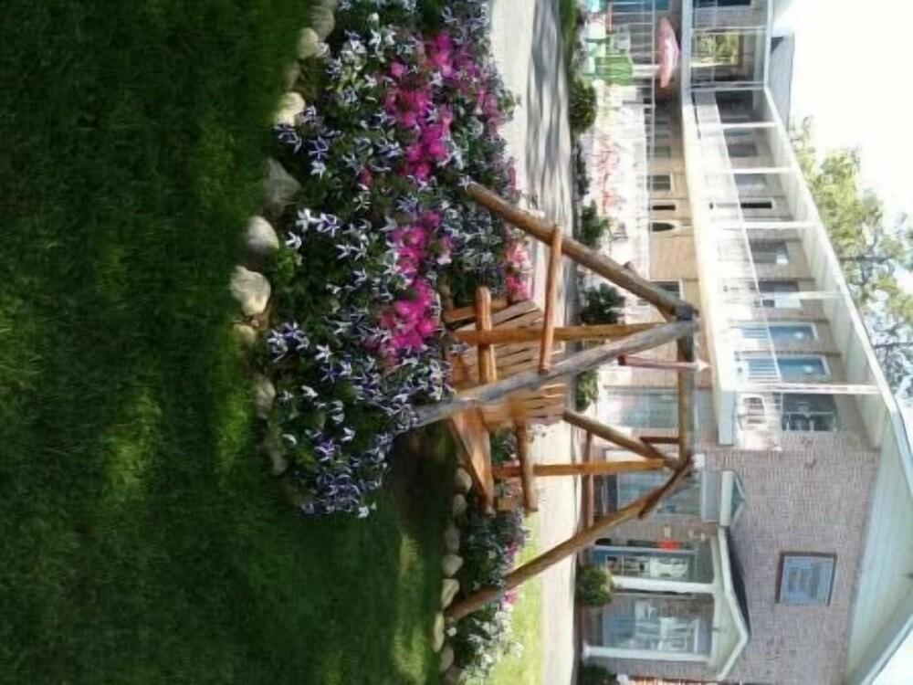 American Boutique Inn - Lakeview photo 14