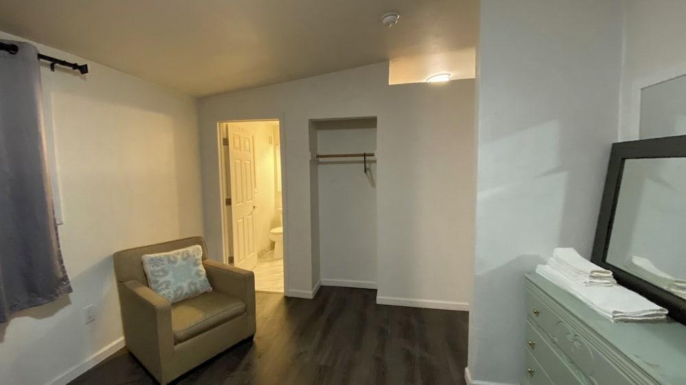 Golden Kent Motel photo 51