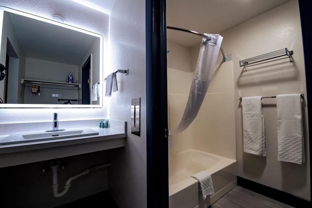 Surestay By Best Western Forsyth photo 12