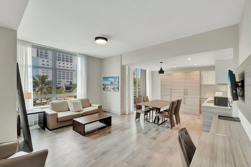 Ocean Oasis Costa hollywood photo 17