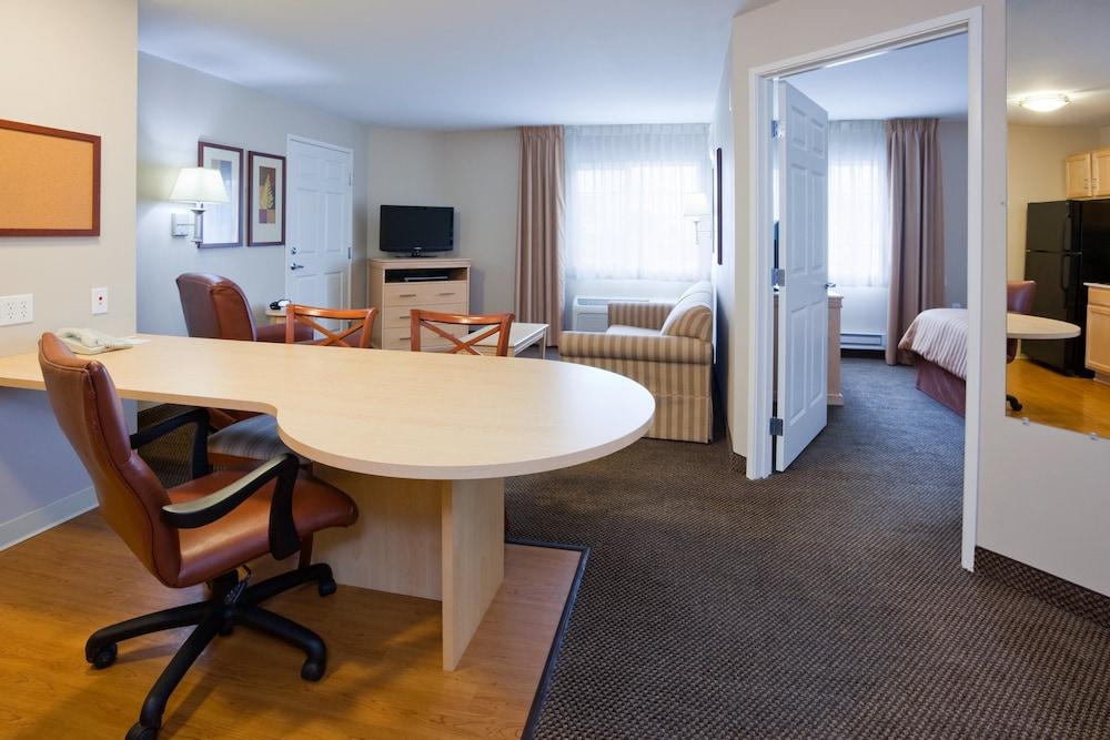 Candlewood Suites Milwaukee Brown Deer by IHG photo 6