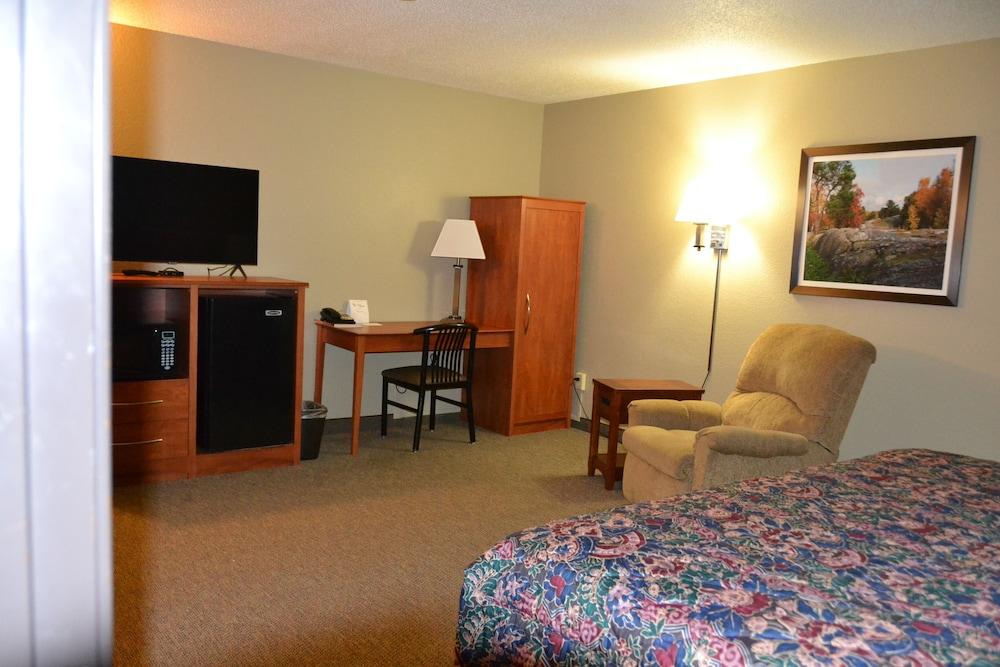 Carrington Inn & Suites photo 24