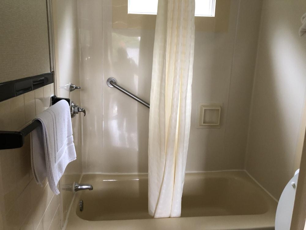 Wilbraham Inn photo 32