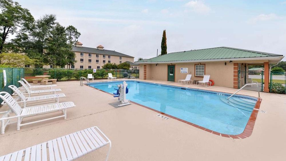 Wildwood Inn photo 39