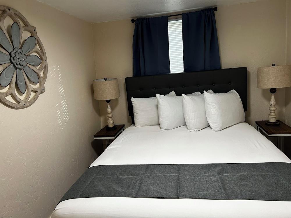 Lamplighter Cabins & Suites photo 29