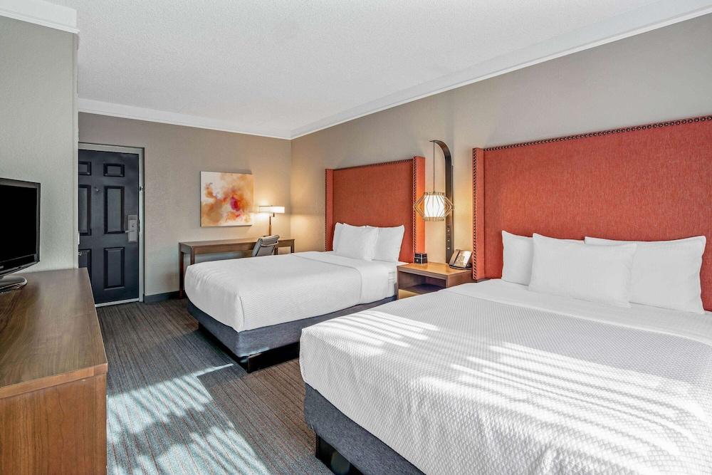 La Quinta Inn & Suites by Wyndham San Francisco Airport N photo 9
