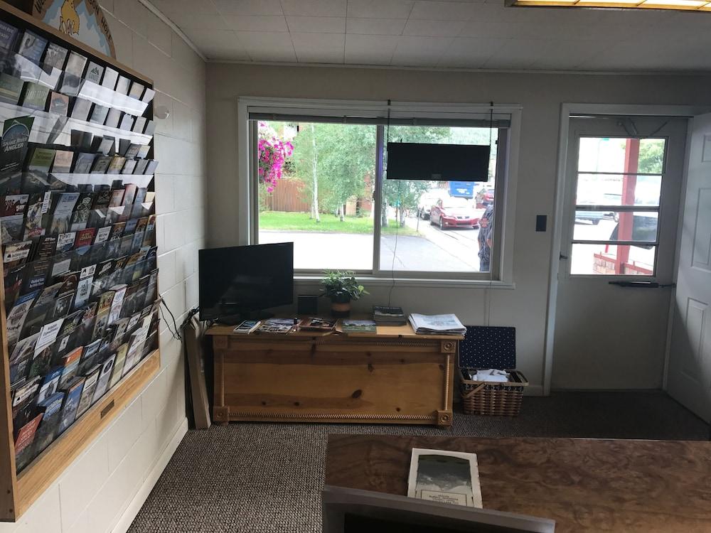 Four Winds Motel photo 17